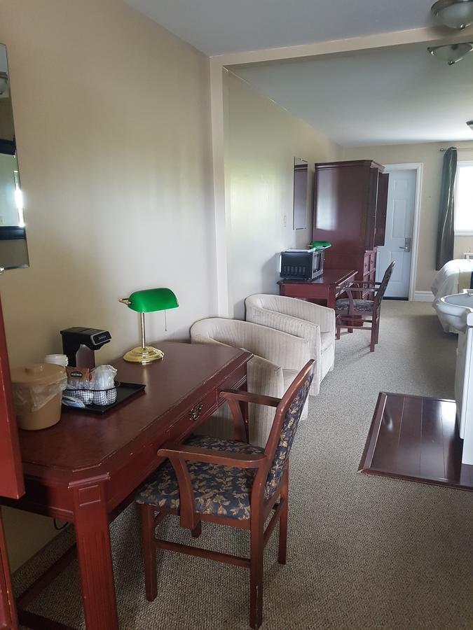 Seaport Inn Port Union Экстерьер фото