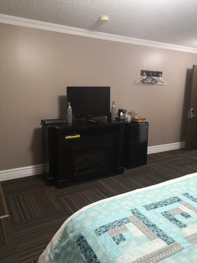 Seaport Inn Port Union Экстерьер фото